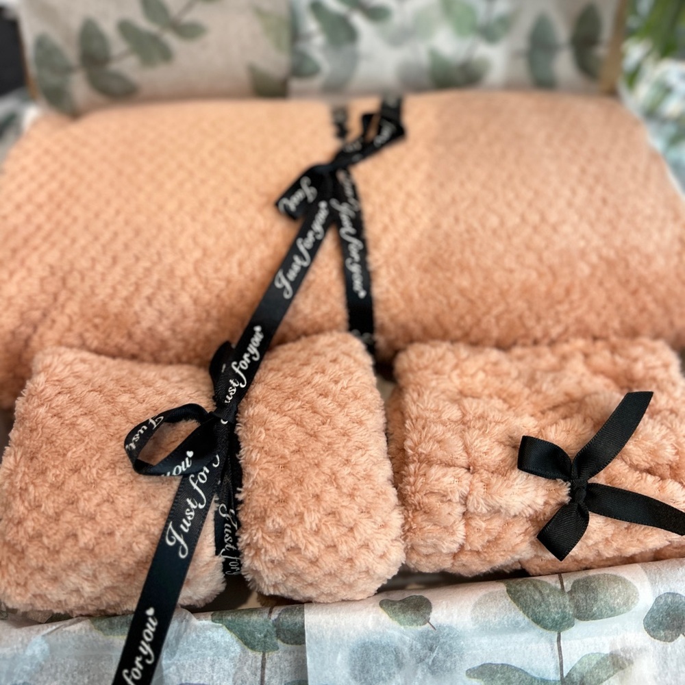 Pink - 3 pieces Spa Set/Gift Package for you/your love ones